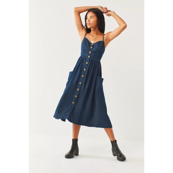 Urban Outfitters • Emilia Chambray Button-Down Midi Dress - Picture 3 of 11